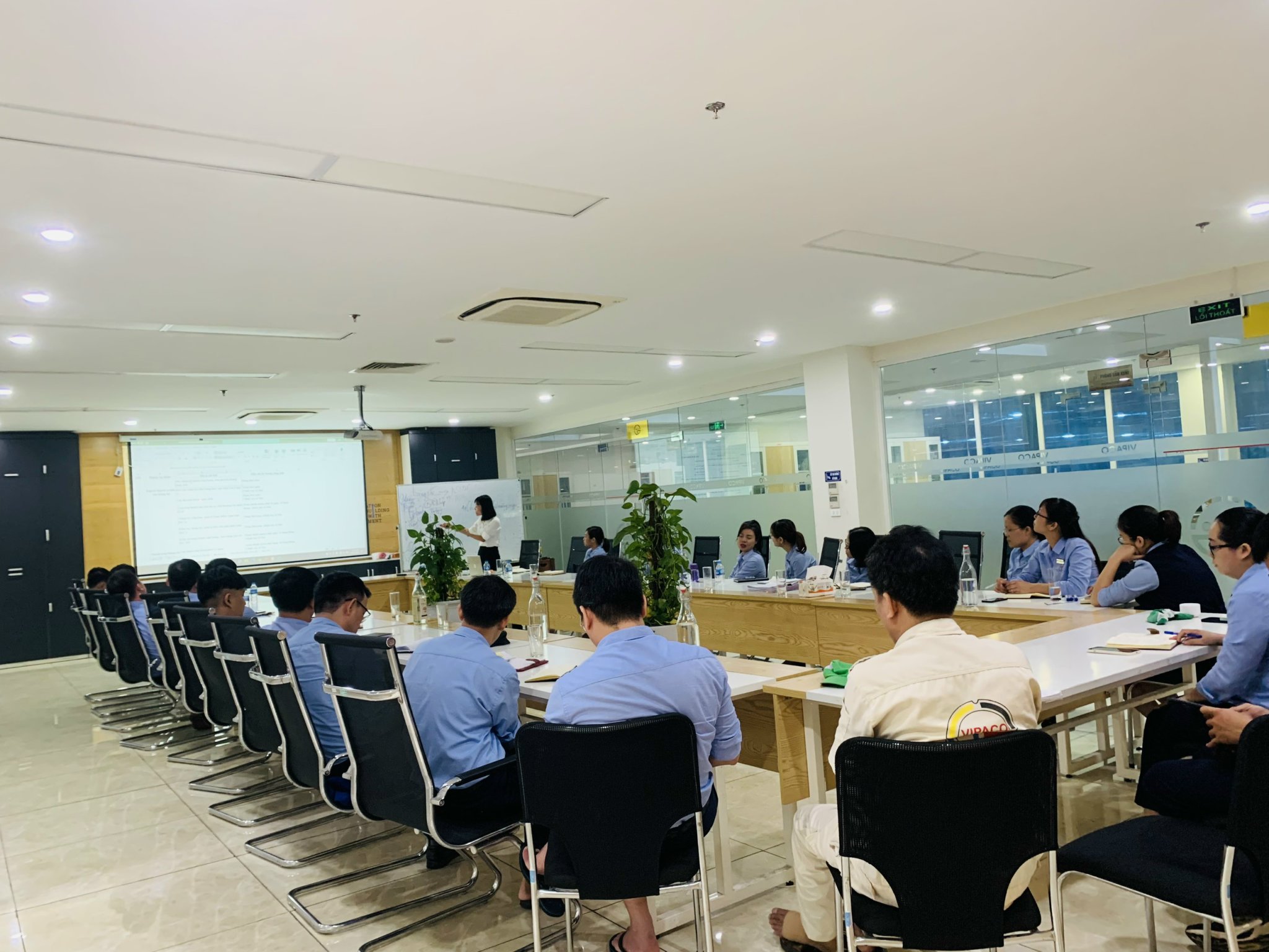 “BÍ QUYẾT NÂNG TẦM NĂNG LỰC LÃNH ĐẠO: ĐÒN BẨY CHO ĐỘI NGŨ NHÂN SỰ CỐT LÕI”